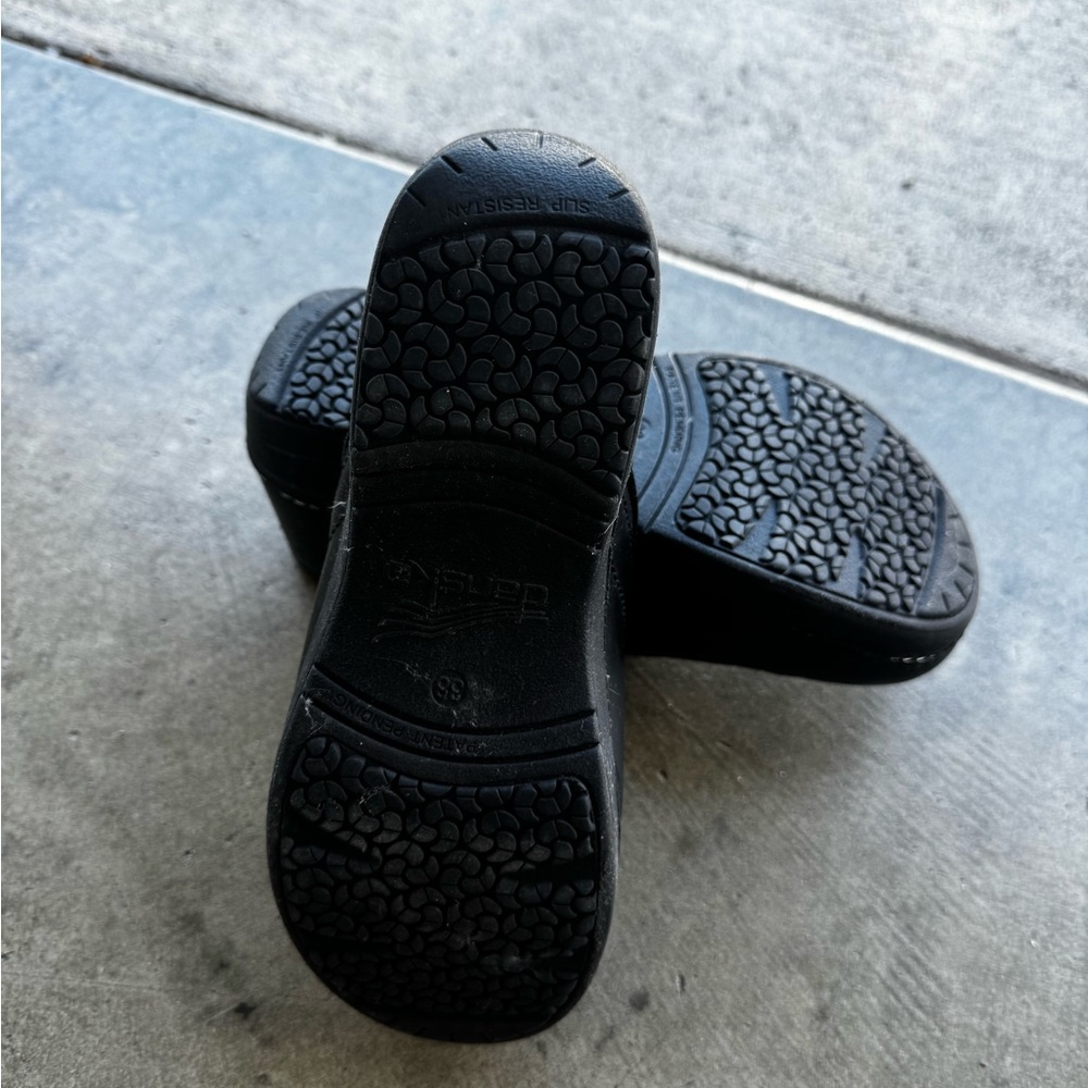Women’s Dansko Shoes
